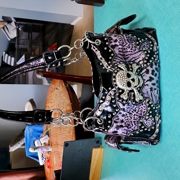 Purse - Picture 1 of 1